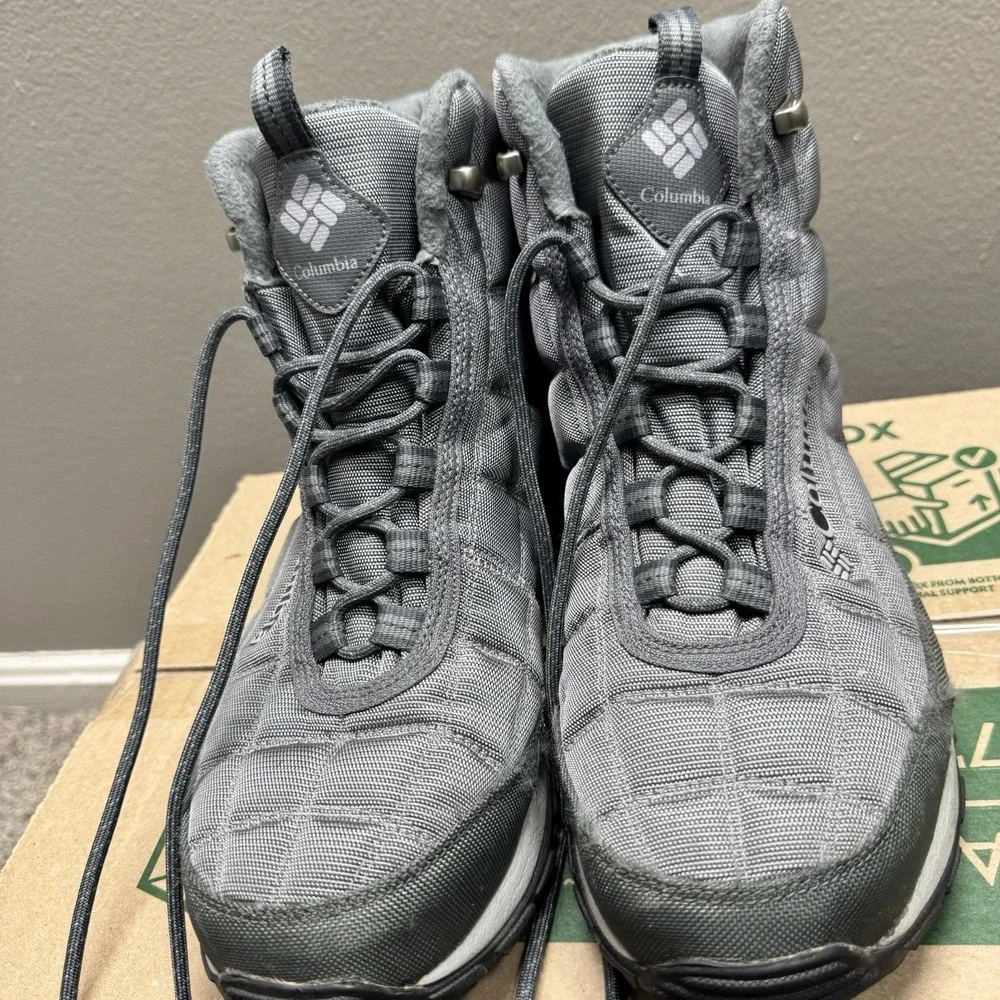 Columbia Men's BM1766-033 Waterproof Hiking Boots Size 11
